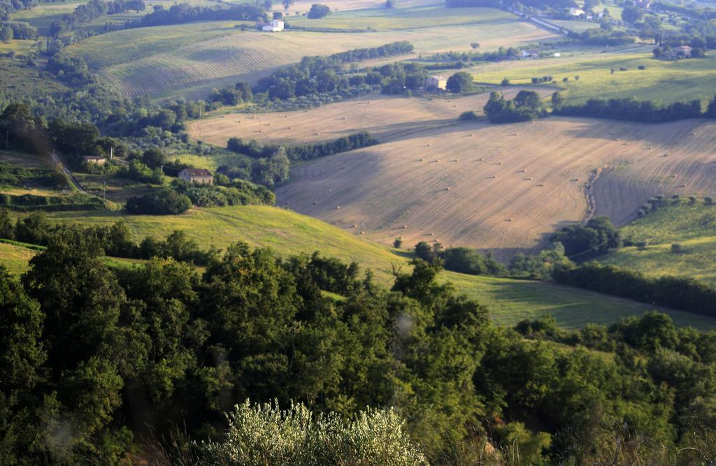 Agriturismo Fara Hotel Montegiorgio Kültér fotó